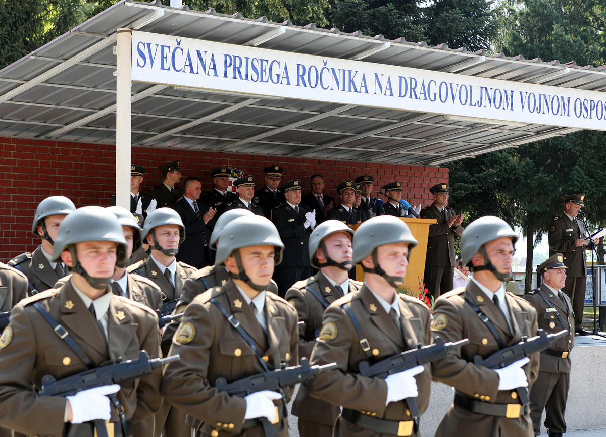 https://www.morh.hr/wp-content/gallery/prisegnuo-15-narastaj-na-rocnika-na-dragovoljnom-osposobljavanju/pozega_18072015_07.jpg