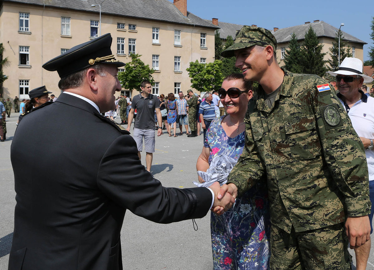 https://www.morh.hr/wp-content/gallery/prisegnuo-15-narastaj-na-rocnika-na-dragovoljnom-osposobljavanju/pozega_18072015_14.jpg