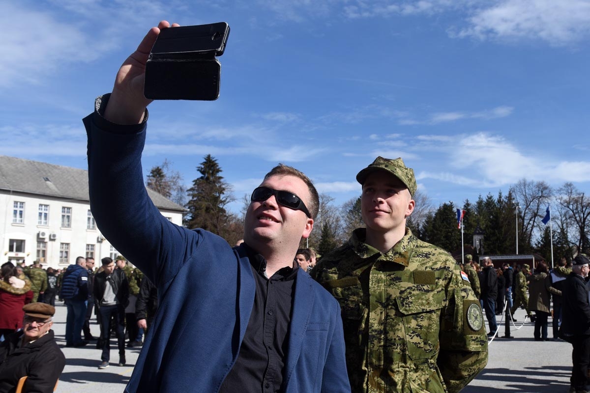 https://www.morh.hr/wp-content/gallery/prisegnuo-21-narastaj-rocnika-na-dragovoljnom-vojnom-osposobljavanju/hv_pozega_10032018-29.jpg