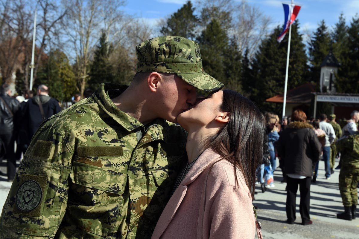 https://www.morh.hr/wp-content/gallery/prisegnuo-21-narastaj-rocnika-na-dragovoljnom-vojnom-osposobljavanju/hv_pozega_10032018-30.jpg