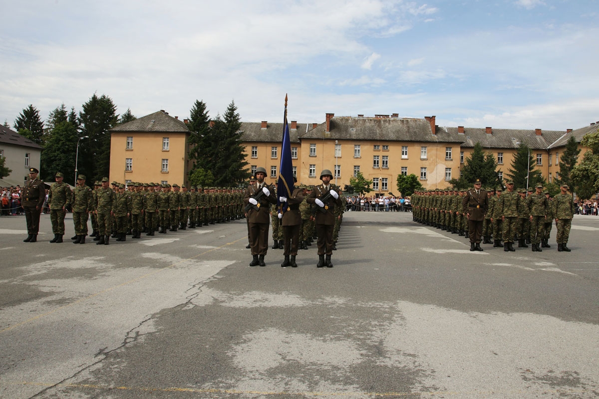 https://www.morh.hr/wp-content/gallery/prisegnuo-22-narastaj-rocnika-na-dragovoljnom-vojnom-osposobljavanju/prisega_hrvatska_vojska_09062018_06.jpg