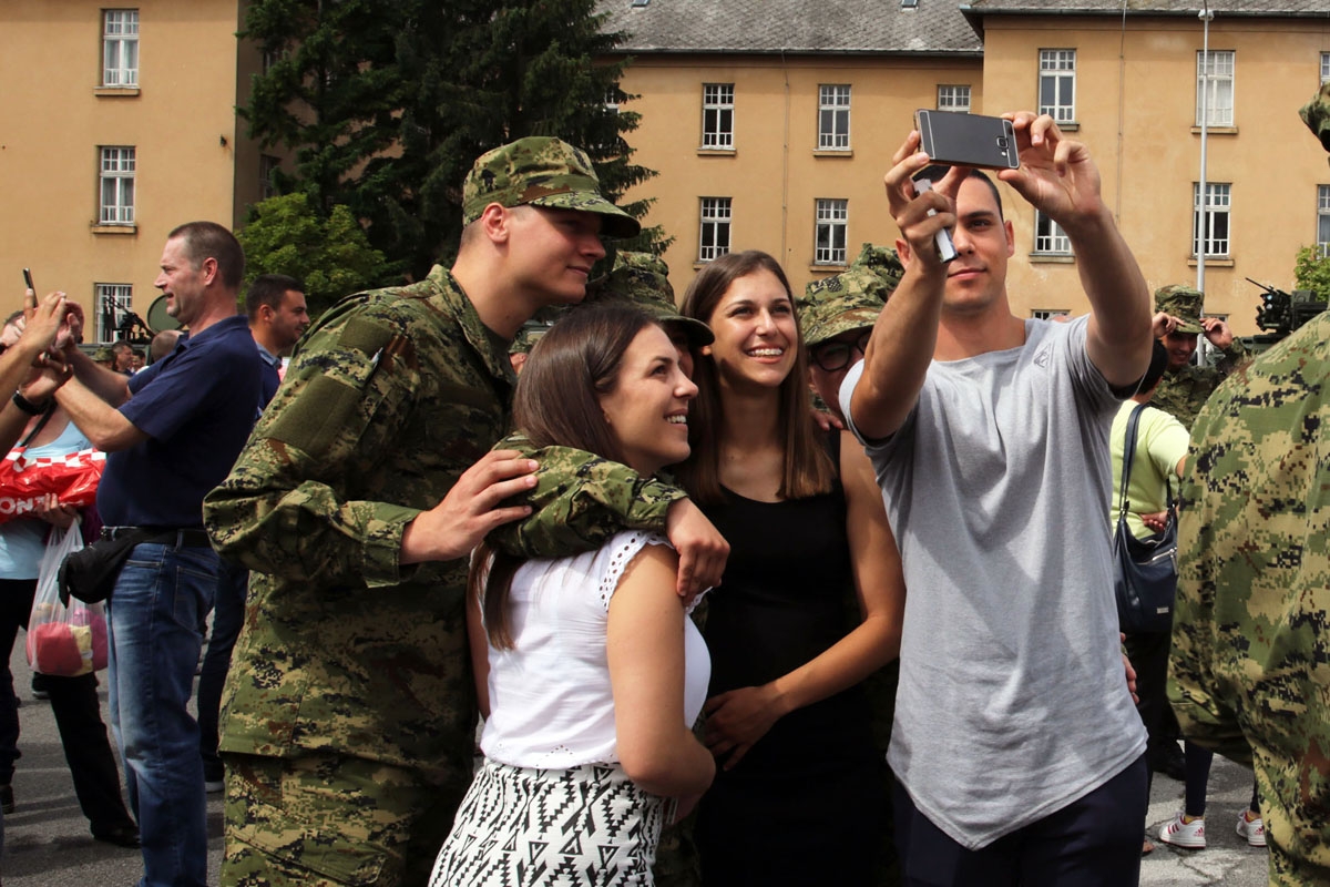 https://www.morh.hr/wp-content/gallery/prisegnuo-22-narastaj-rocnika-na-dragovoljnom-vojnom-osposobljavanju/prisega_hrvatska_vojska_09062018_13.jpg