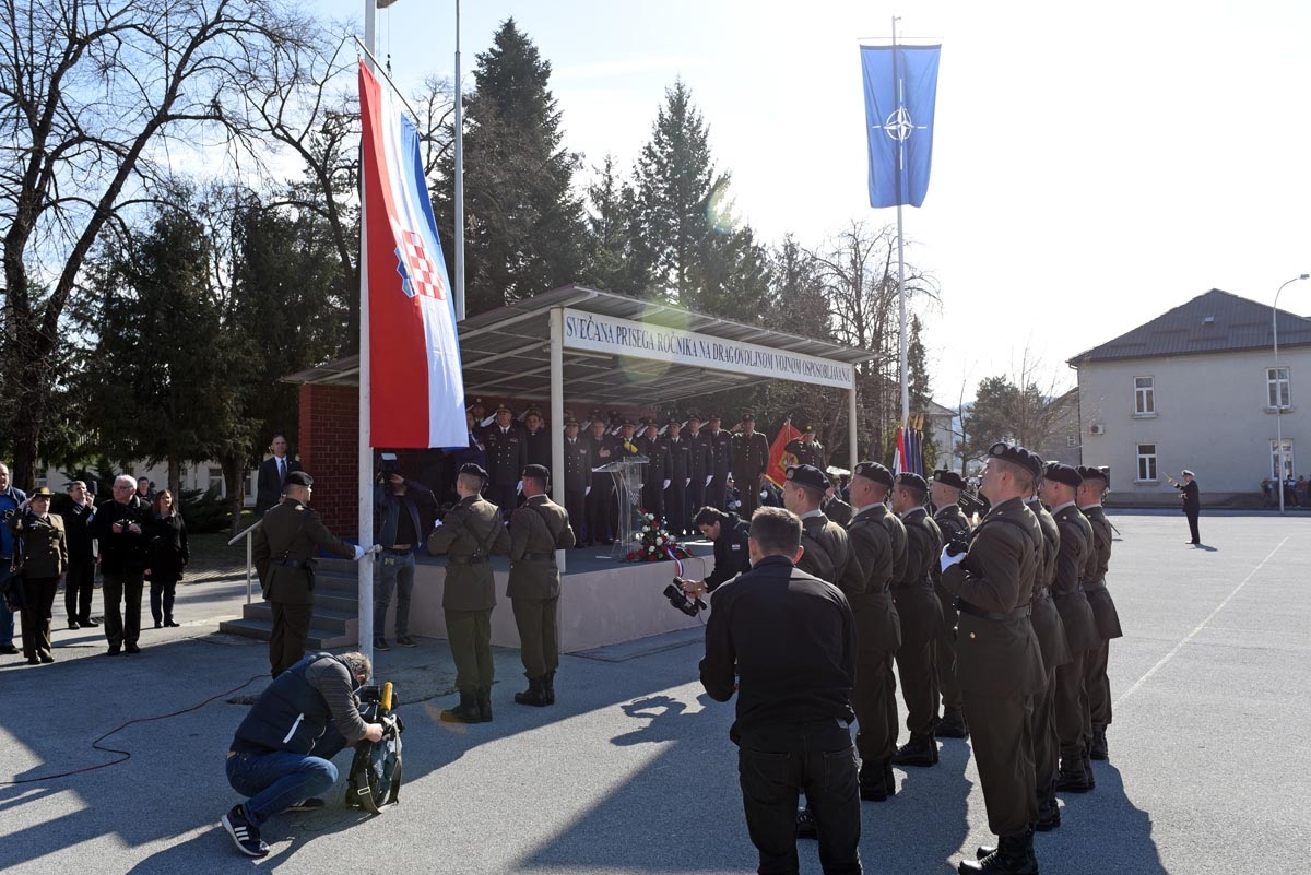 https://www.morh.hr/wp-content/gallery/prisegnuo-24-narastaj-dragovoljnih-rocnika/prisega_09032019_24.jpg