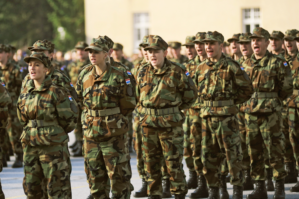https://www.morh.hr/wp-content/gallery/prisegnuo-peti-narataj-dragovoljnih-ronika/prisega_20101008_17.jpg