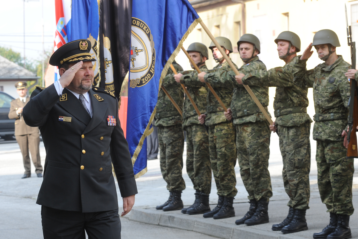 https://www.morh.hr/wp-content/gallery/prisegnuo-peti-narataj-dragovoljnih-ronika/prisega_20101008_2.jpg