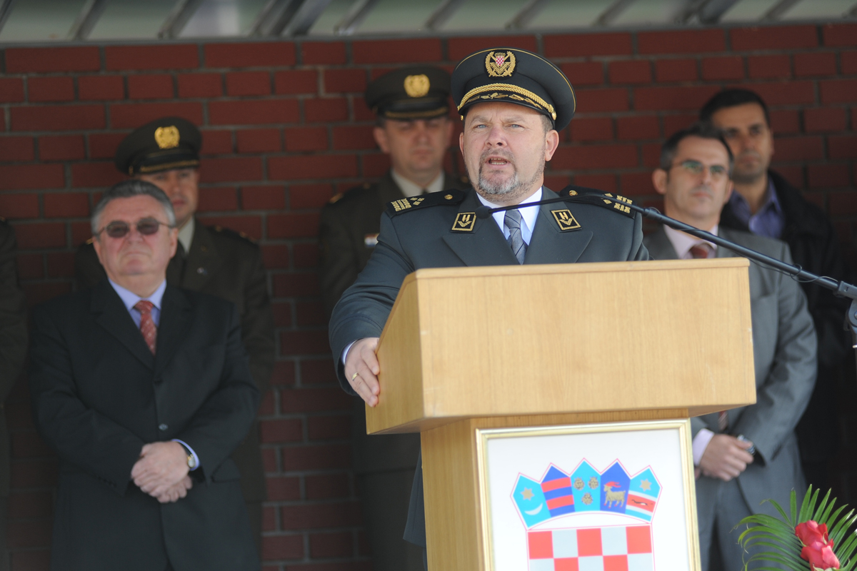 https://www.morh.hr/wp-content/gallery/prisegnuo-peti-narataj-dragovoljnih-ronika/prisega_20101008_24.jpg