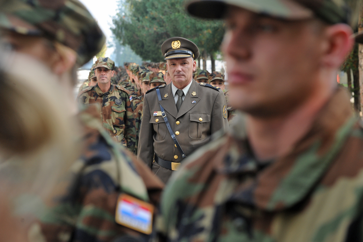 https://www.morh.hr/wp-content/gallery/prisegnuo-peti-narataj-dragovoljnih-ronika/prisega_20101008_6.jpg