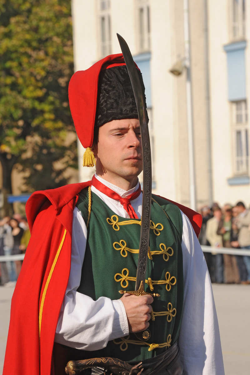 https://www.morh.hr/wp-content/gallery/prisegnuo-peti-narataj-dragovoljnih-ronika/prisega_20101008_8.jpg