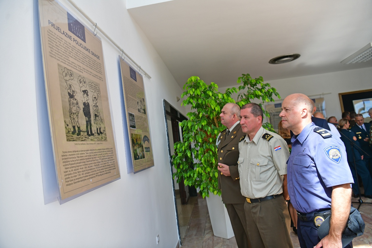https://www.morh.hr/wp-content/gallery/proces-mirne-reintegracije-hrvatskog-podunavlja/mirna_reintegracija_hr_podunavlja_izlozba_190719_01.jpg