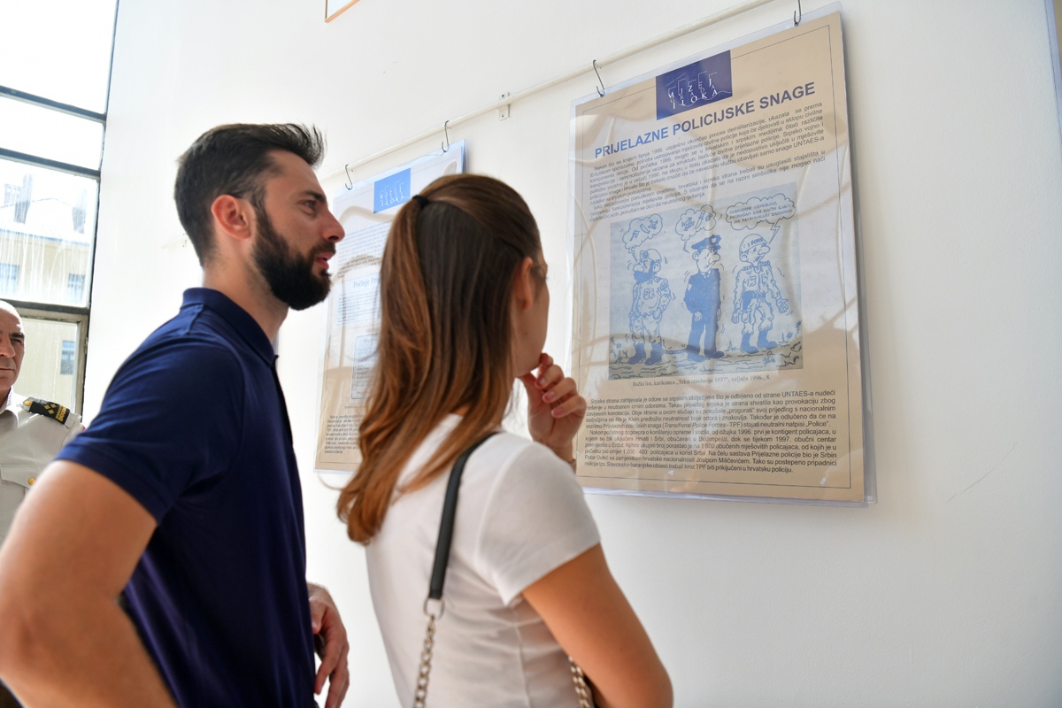 https://www.morh.hr/wp-content/gallery/proces-mirne-reintegracije-hrvatskog-podunavlja/mirna_reintegracija_hr_podunavlja_izlozba_190719_03.jpg