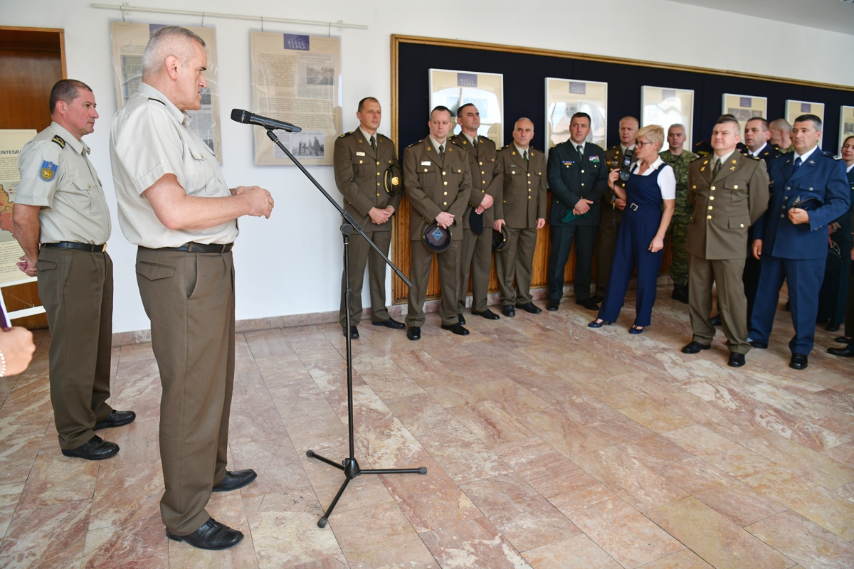 https://www.morh.hr/wp-content/gallery/proces-mirne-reintegracije-hrvatskog-podunavlja/mirna_reintegracija_hr_podunavlja_izlozba_190719_08.jpg