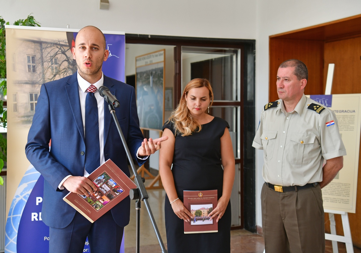 https://www.morh.hr/wp-content/gallery/proces-mirne-reintegracije-hrvatskog-podunavlja/mirna_reintegracija_hr_podunavlja_izlozba_190719_11.jpg