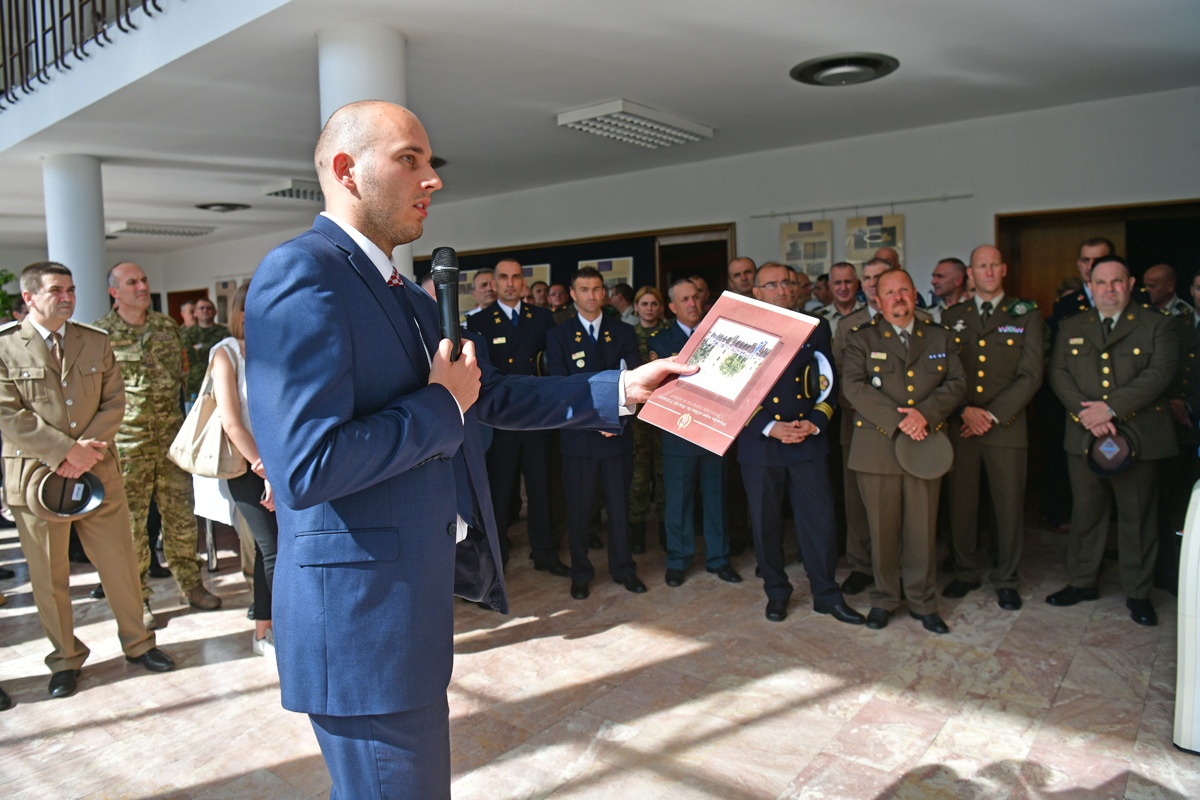https://www.morh.hr/wp-content/gallery/proces-mirne-reintegracije-hrvatskog-podunavlja/mirna_reintegracija_hr_podunavlja_izlozba_190719_15.jpg