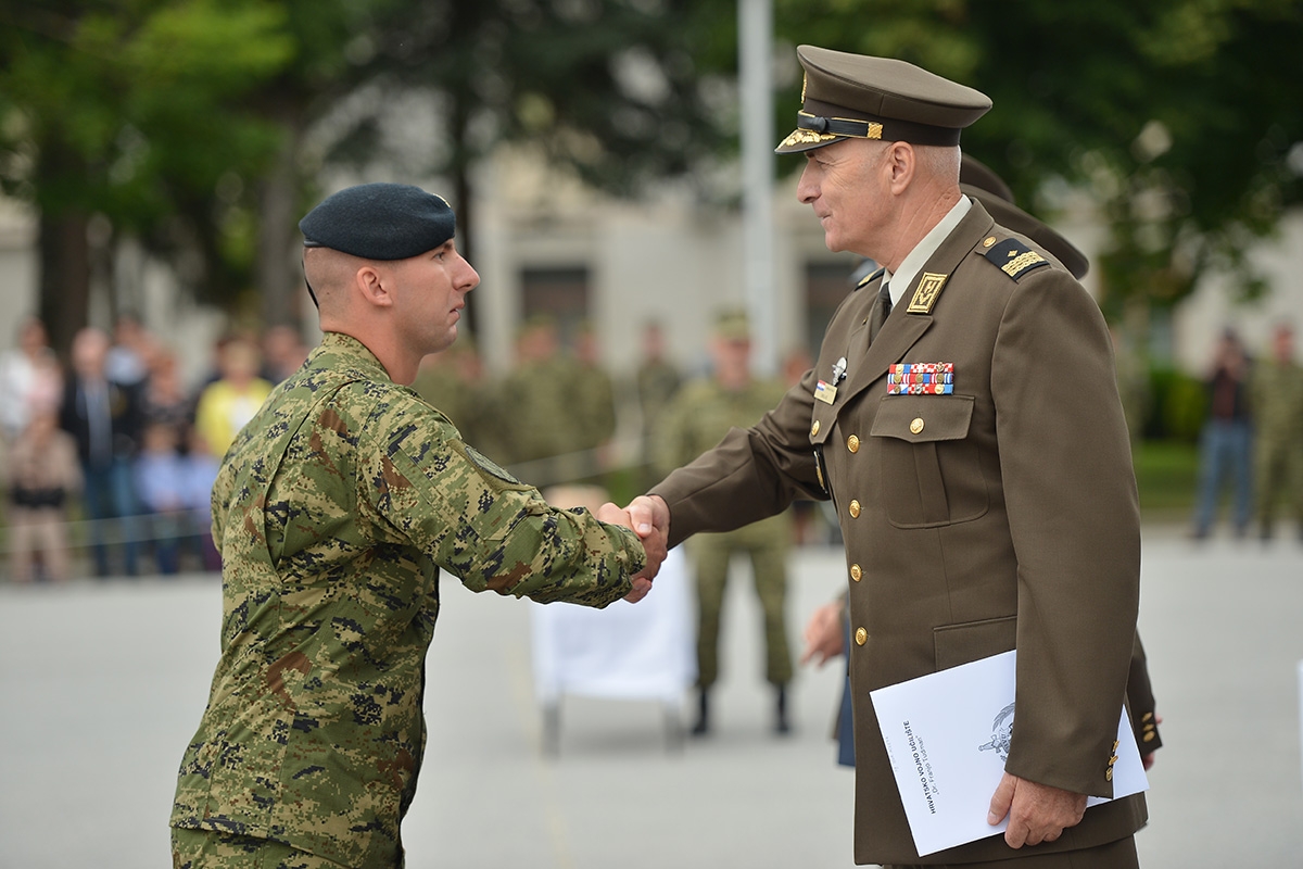 https://www.morh.hr/wp-content/gallery/promocija-novih-99-docasnika-i-docasnica-os-rh-u-pozegi/promocija_docasnica_docasnika_15062018_13.jpg