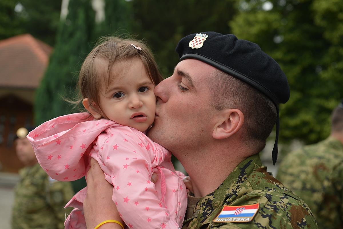 https://www.morh.hr/wp-content/gallery/promocija-novih-99-docasnika-i-docasnica-os-rh-u-pozegi/promocija_docasnica_docasnika_15062018_18.jpg