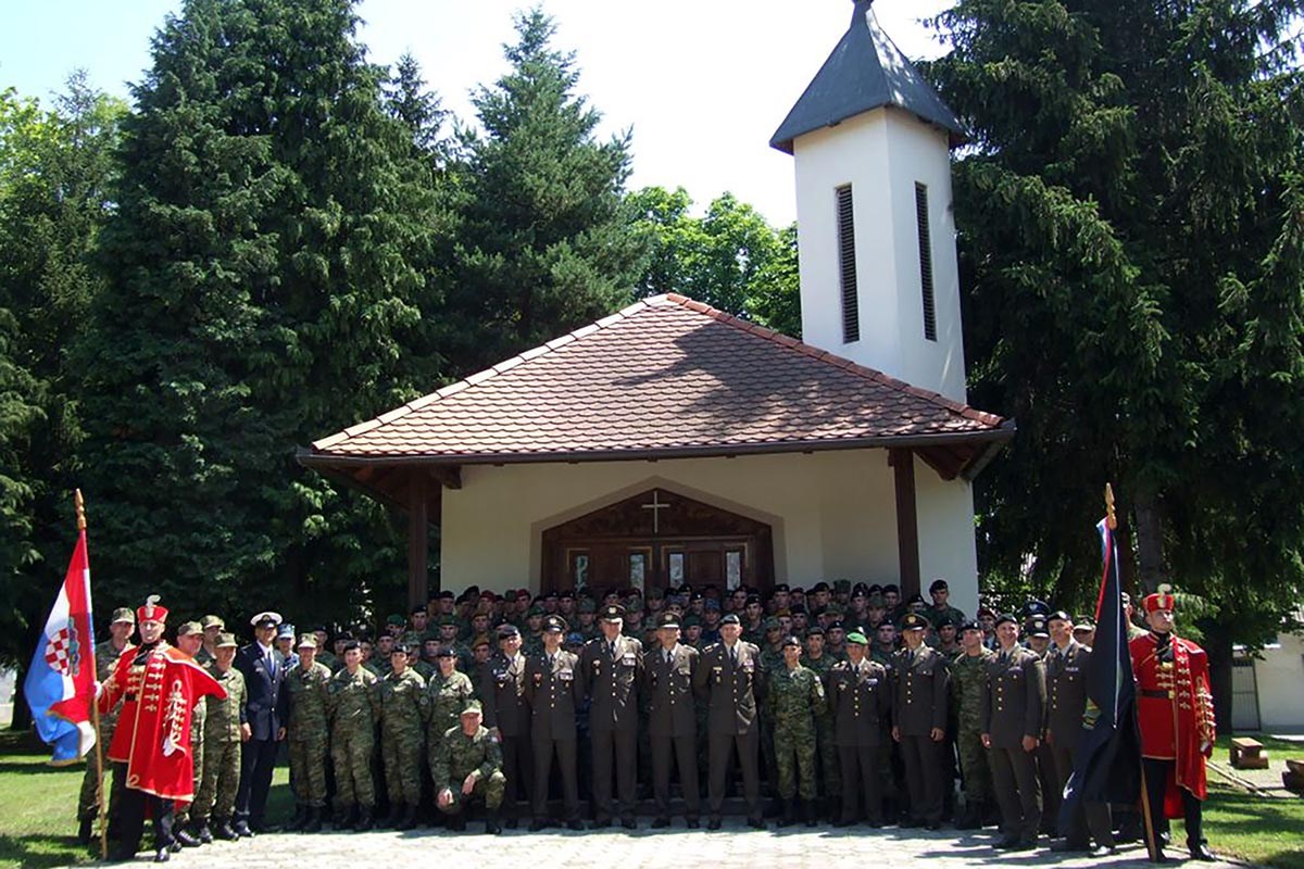 https://www.morh.hr/wp-content/gallery/promocija-polaznika-15-narastaja-izobrazbe-za-razvoj-voda/promocija_polaznika_07062019_12.jpg