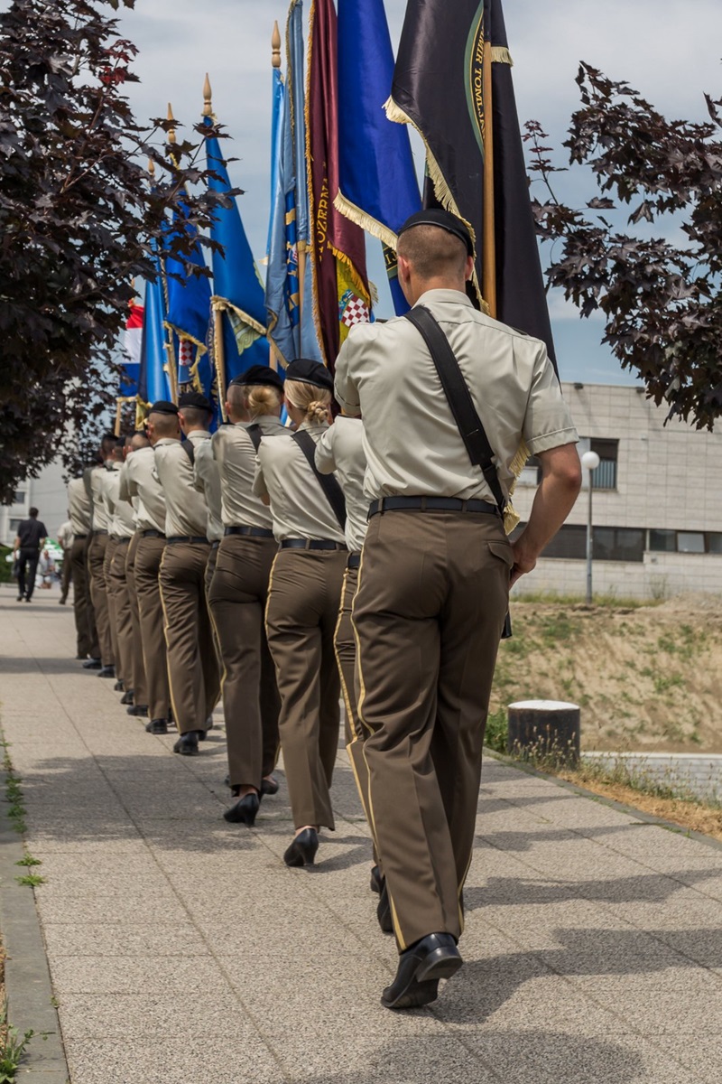 https://www.morh.hr/wp-content/gallery/promocija-polaznika-vojnih-skola-hvu-a-ponovo-u-vukovaru/vukovar_23062017_08.jpg