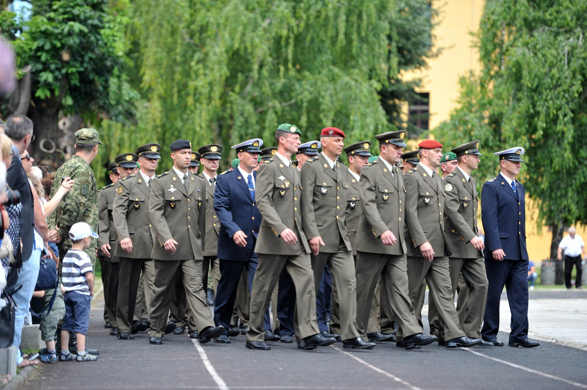 https://www.morh.hr/wp-content/gallery/promocija-polaznika-vojnih-skola/promocija_25062015_07.jpg