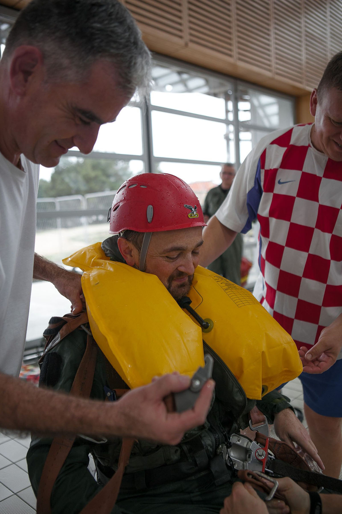 https://www.morh.hr/wp-content/gallery/provedena-obuka-spasavanja-pilota-na-vodi/dinghy_drill_15072016_12.jpg