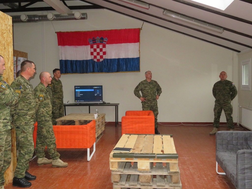 https://www.morh.hr/wp-content/gallery/prvi-docasnik-os-rh-u-posjetu-hrvcon-u-u-litvi/1hrvcon_litva_19042018_01.jpg