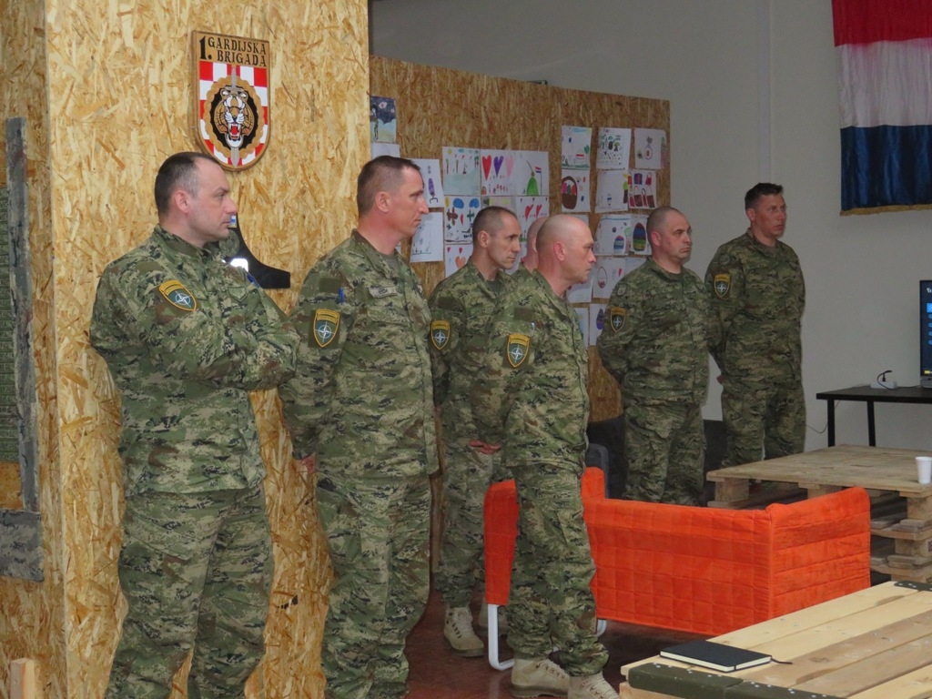 https://www.morh.hr/wp-content/gallery/prvi-docasnik-os-rh-u-posjetu-hrvcon-u-u-litvi/1hrvcon_litva_19042018_02.jpg
