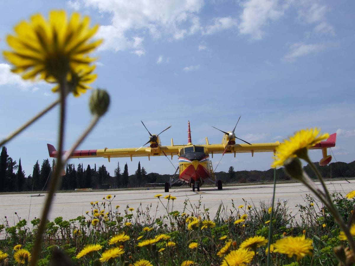 https://www.morh.hr/wp-content/gallery/prvi-samostalni-letovi-i-trenaa-pilota-na-airtractorima/trenaz_17042013_01.jpg
