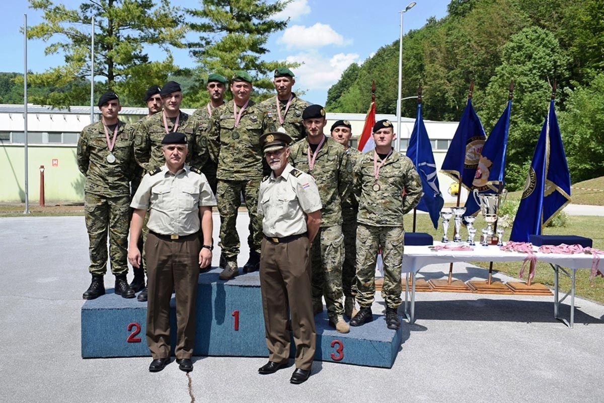 https://www.morh.hr/wp-content/gallery/pukovnija-vojne-policije-pobjednik-24-prvenstva-u-streljastvu/24_phvojske_streljastvo_14062019_11.jpg