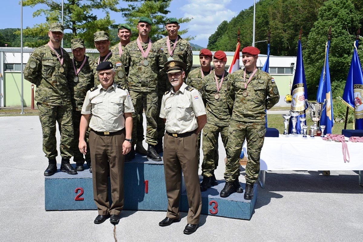 https://www.morh.hr/wp-content/gallery/pukovnija-vojne-policije-pobjednik-24-prvenstva-u-streljastvu/24_phvojske_streljastvo_14062019_15.jpg