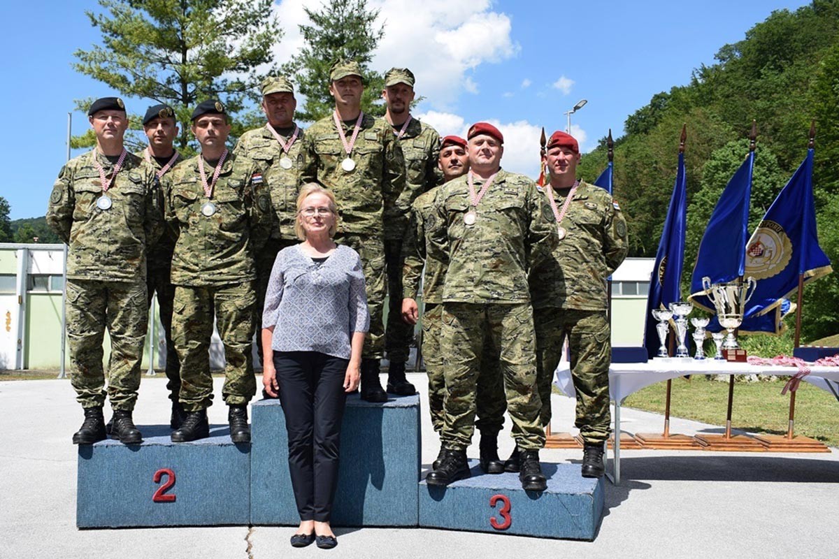 https://www.morh.hr/wp-content/gallery/pukovnija-vojne-policije-pobjednik-24-prvenstva-u-streljastvu/24_phvojske_streljastvo_14062019_19.jpg