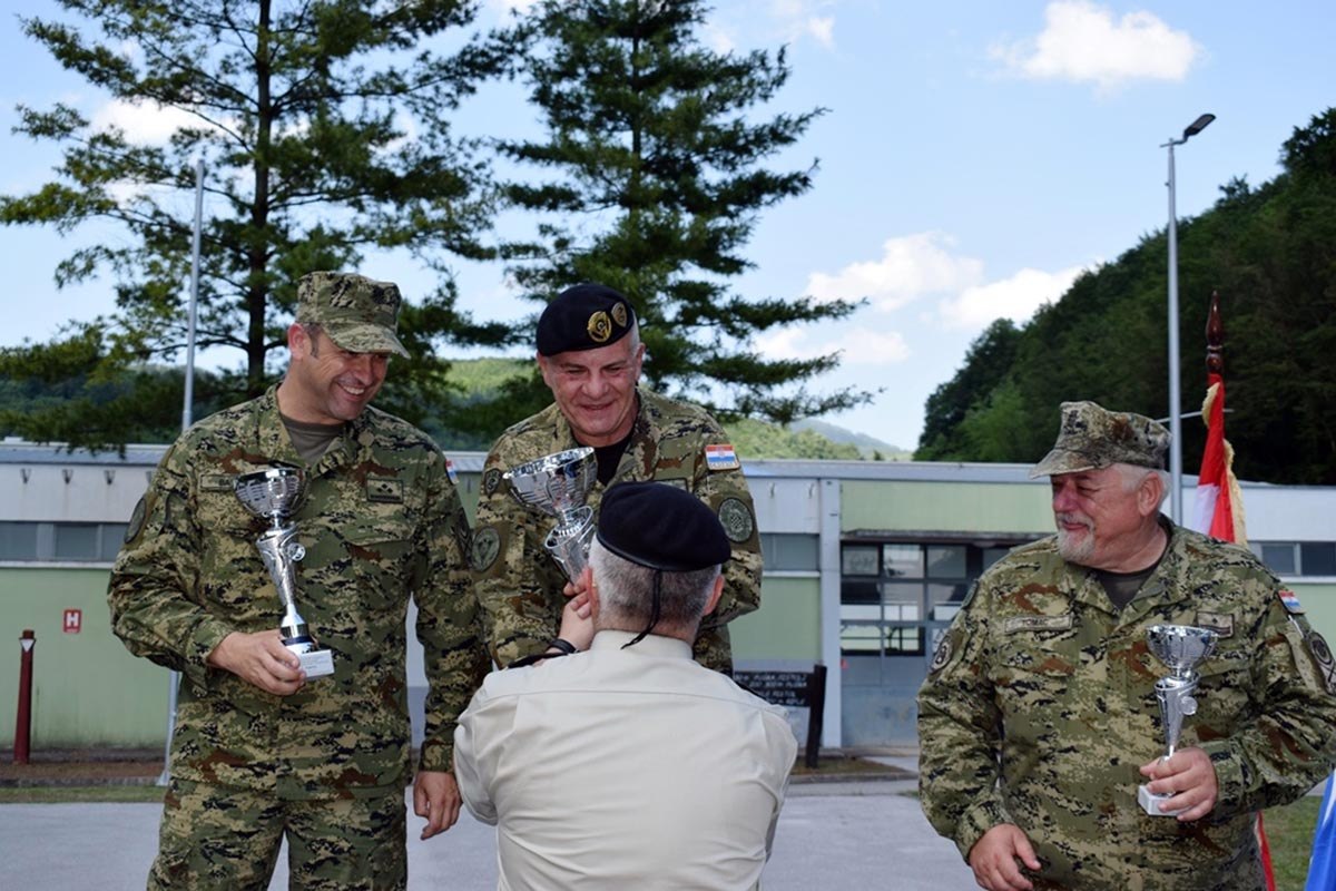 https://www.morh.hr/wp-content/gallery/pukovnija-vojne-policije-pobjednik-24-prvenstva-u-streljastvu/24_phvojske_streljastvo_14062019_31.jpg