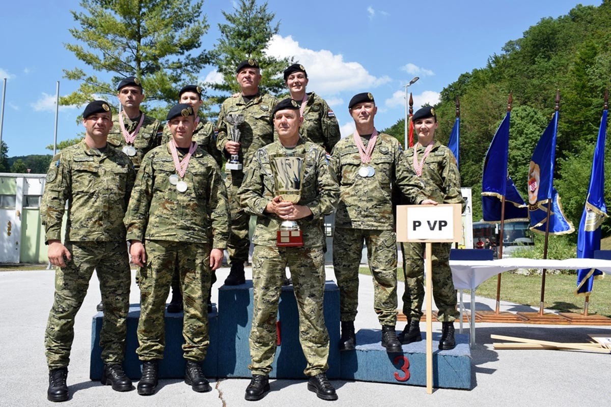 https://www.morh.hr/wp-content/gallery/pukovnija-vojne-policije-pobjednik-24-prvenstva-u-streljastvu/24_phvojske_streljastvo_14062019_42.jpg