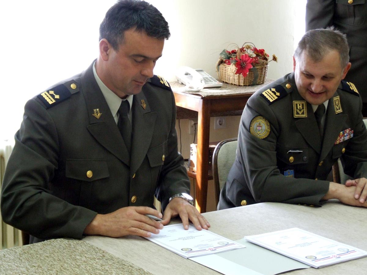https://www.morh.hr/wp-content/gallery/pukovnik-orak-novi-zapovjednik-szoidl/primopredaja_pozega_22052013_09.jpg