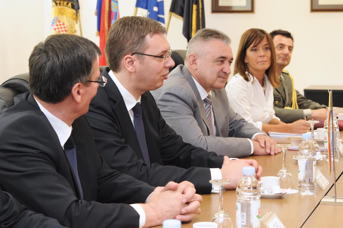 https://www.morh.hr/wp-content/gallery/radni-sastanak-ministra-kotromanovia-s-aleksandrom-vuiem/kotromanovica-vucic_29042013_05.jpg