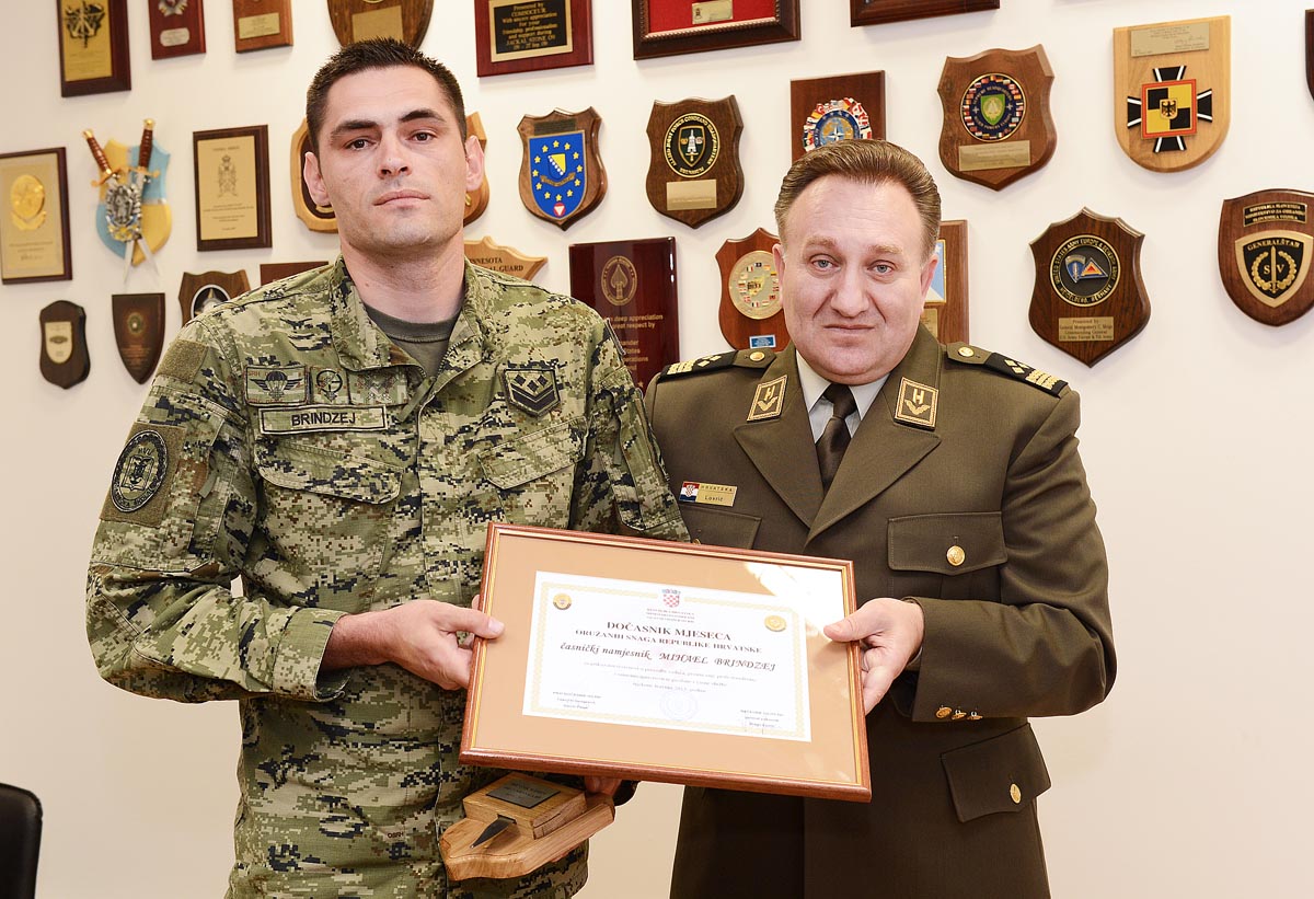 https://www.morh.hr/wp-content/gallery/razvodnik-ivani-i-sn-brindzej-vojnik-i-doasnik-travnja/vojnik_travnja_21052013_09.jpg