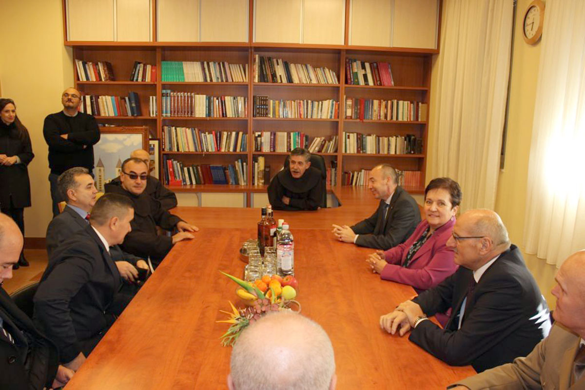 https://www.morh.hr/wp-content/gallery/sastanak-ministara-obrane-hrvatske-i-bih-u-medugorju/161116-52.jpg