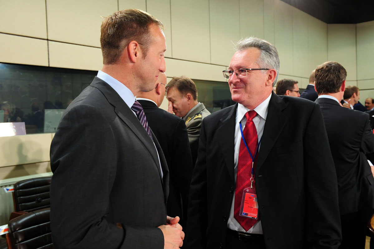https://www.morh.hr/wp-content/gallery/sastanak-ministara-obrane-nato-a-u-bruxellesu/belgium-20100610_100610e-002_v.jpg
