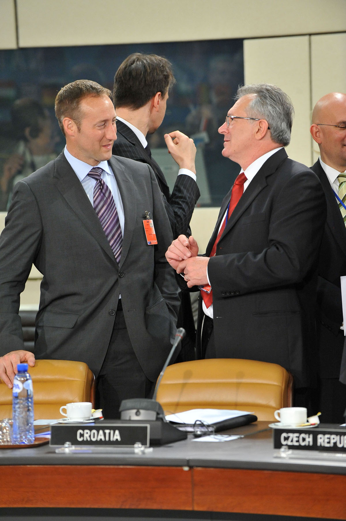 https://www.morh.hr/wp-content/gallery/sastanak-ministara-obrane-nato-a-u-bruxellesu/belgium-20100610_100610e-020_v.jpg