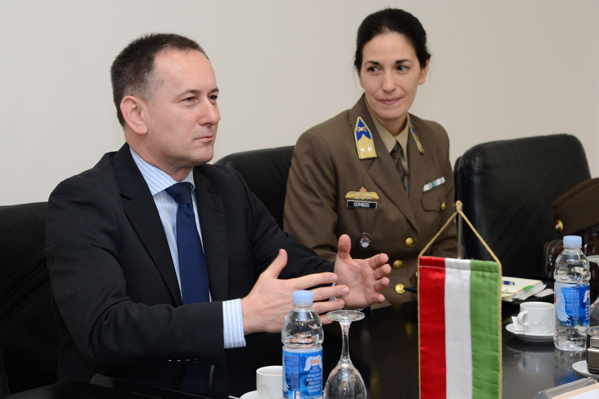 https://www.morh.hr/wp-content/gallery/sastanak-ministra-buljevica-i-madarskog-veleposlanika-magyara/mo-rh-h_24022016_2.jpg
