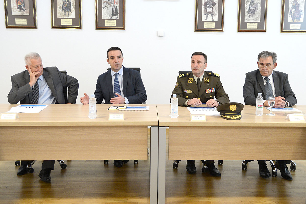 https://www.morh.hr/wp-content/gallery/sastanak-ministra-obrane-i-clanova-hrvatskog-generalskog-zbora/generali_08042016_01.jpg