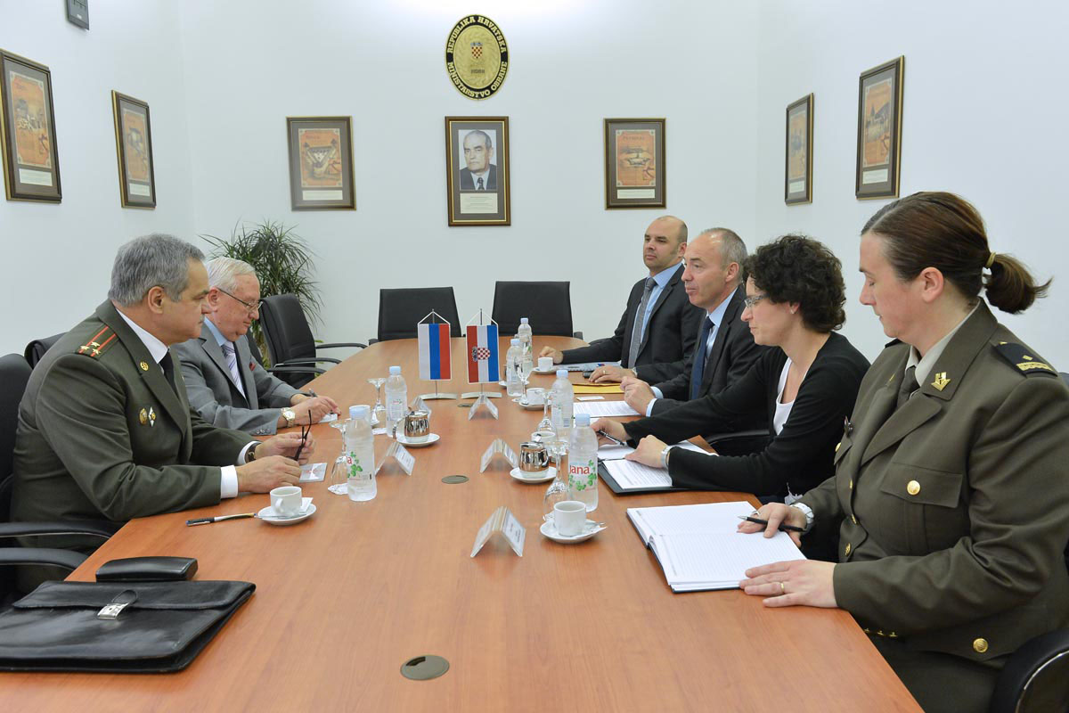 https://www.morh.hr/wp-content/gallery/sastanak-ministra-obrane-i-veleposlanika-ruske-federacije/vp_rus_30052017_4.jpg