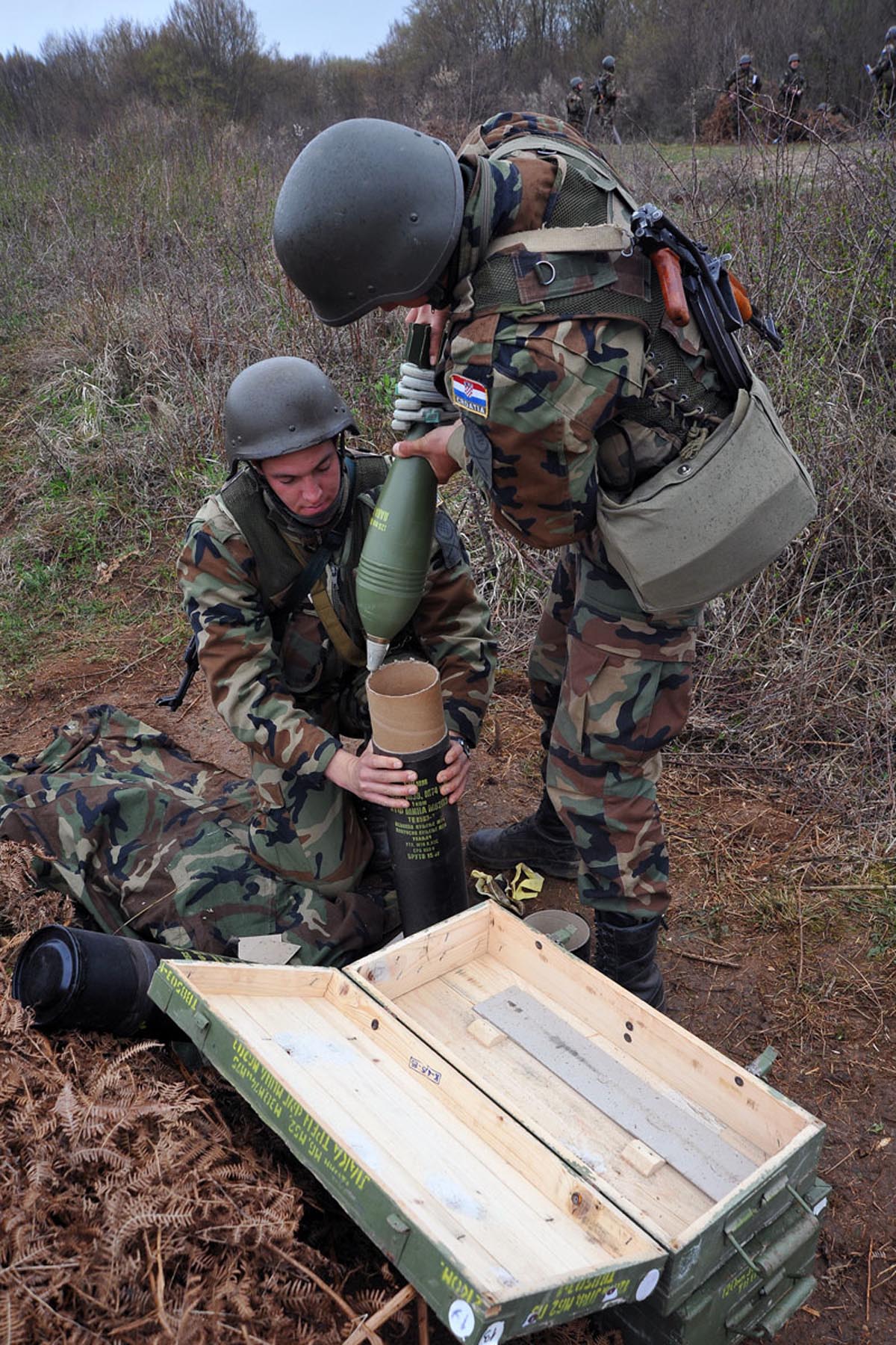 https://www.morh.hr/wp-content/gallery/satnijsko-bojevo-gaanje-iz-lmb-120-mm-m-75/vukovi_13042012_06.jpg