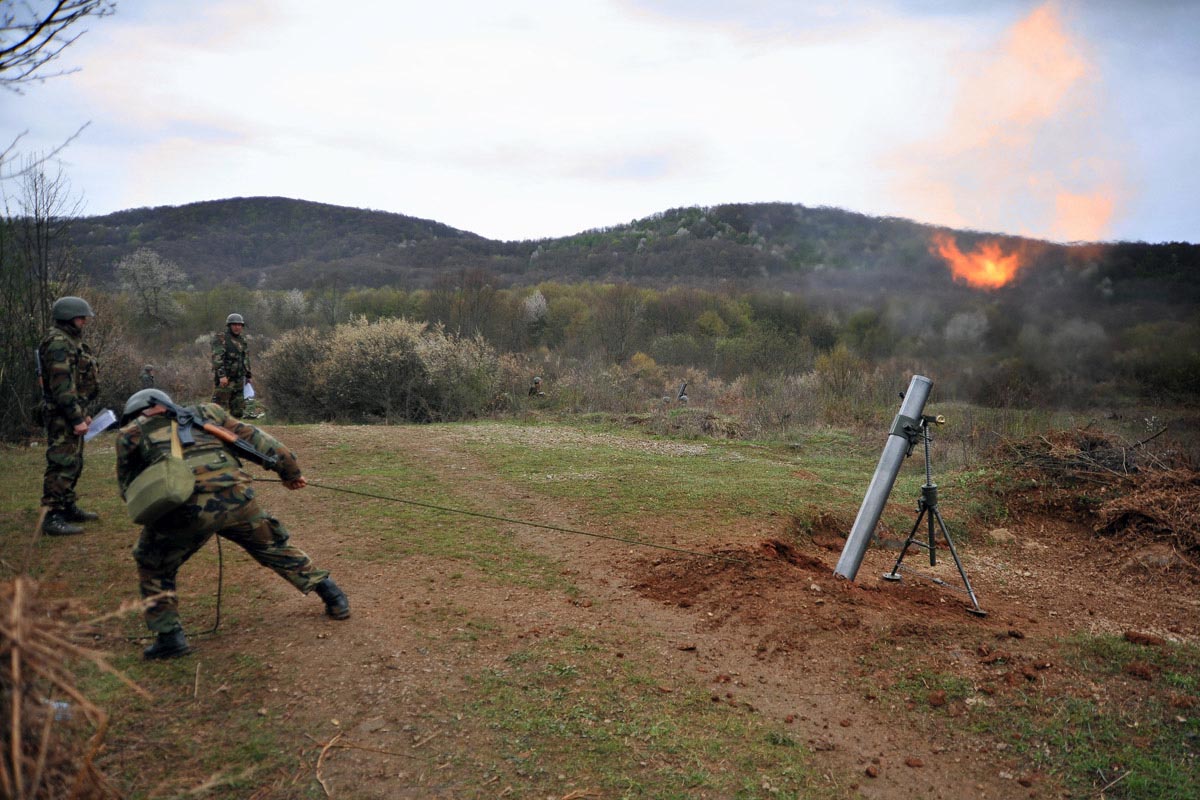 https://www.morh.hr/wp-content/gallery/satnijsko-bojevo-gaanje-iz-lmb-120-mm-m-75/vukovi_13042012_12.jpg