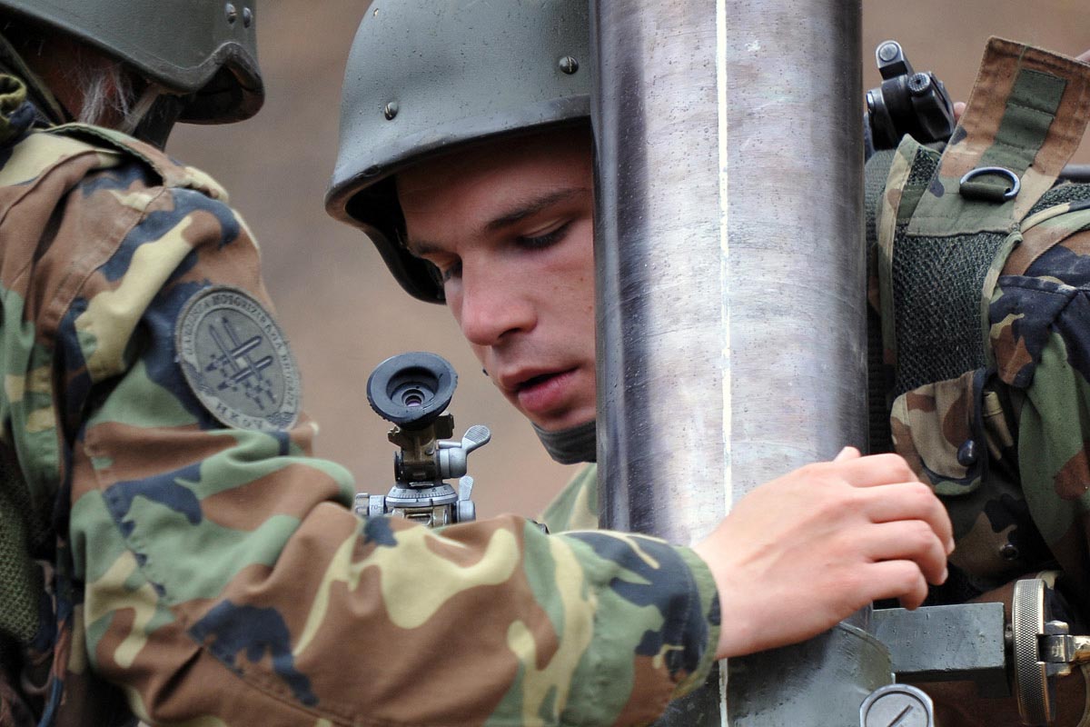 https://www.morh.hr/wp-content/gallery/satnijsko-bojevo-gaanje-iz-lmb-120-mm-m-75/vukovi_13042012_15.jpg
