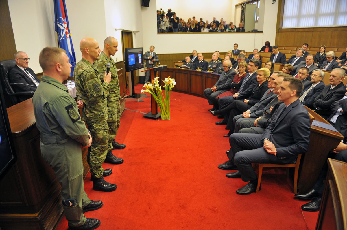 https://www.morh.hr/wp-content/gallery/sesta-obljetnica-ulaska-rh-u-nato/nato_31032015_04.jpg