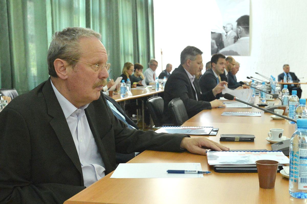 https://www.morh.hr/wp-content/gallery/sjednica-povjerenstva-za-izradu-strategije-nacionalne-sigurnosti/strategija_10042017_07.jpg