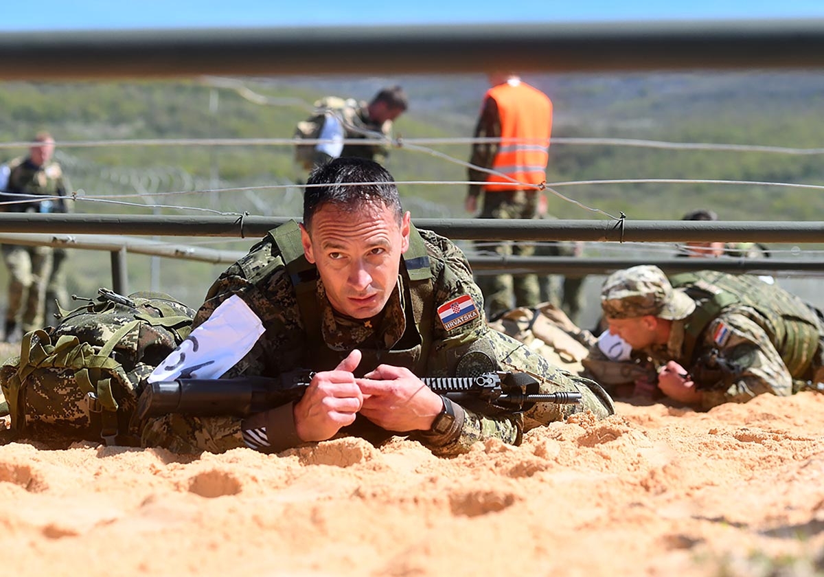 https://www.morh.hr/wp-content/gallery/skupnik-nikola-knezevic-najspremniji-je-pripadnik-hrvatske-vojske/prvi_za_hr_10052019_11.jpg