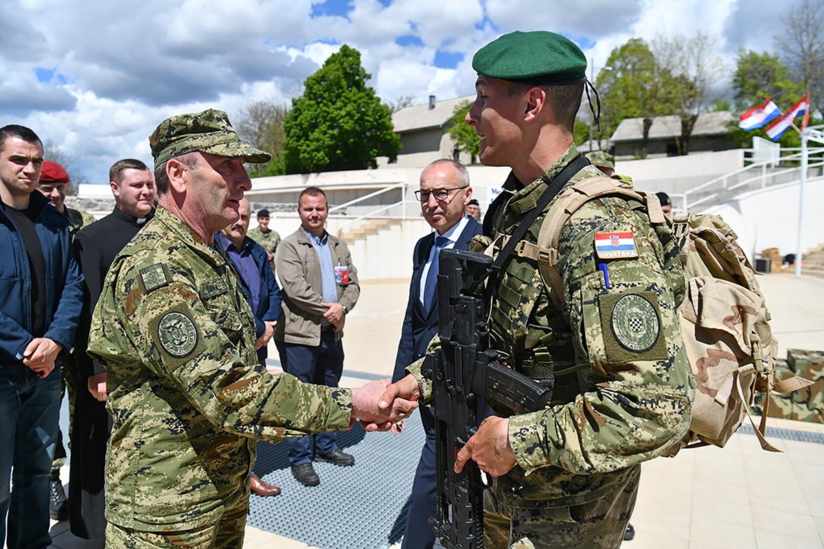 https://www.morh.hr/wp-content/gallery/skupnik-nikola-knezevic-najspremniji-je-pripadnik-hrvatske-vojske/prvi_za_hr_10052019_39.jpg