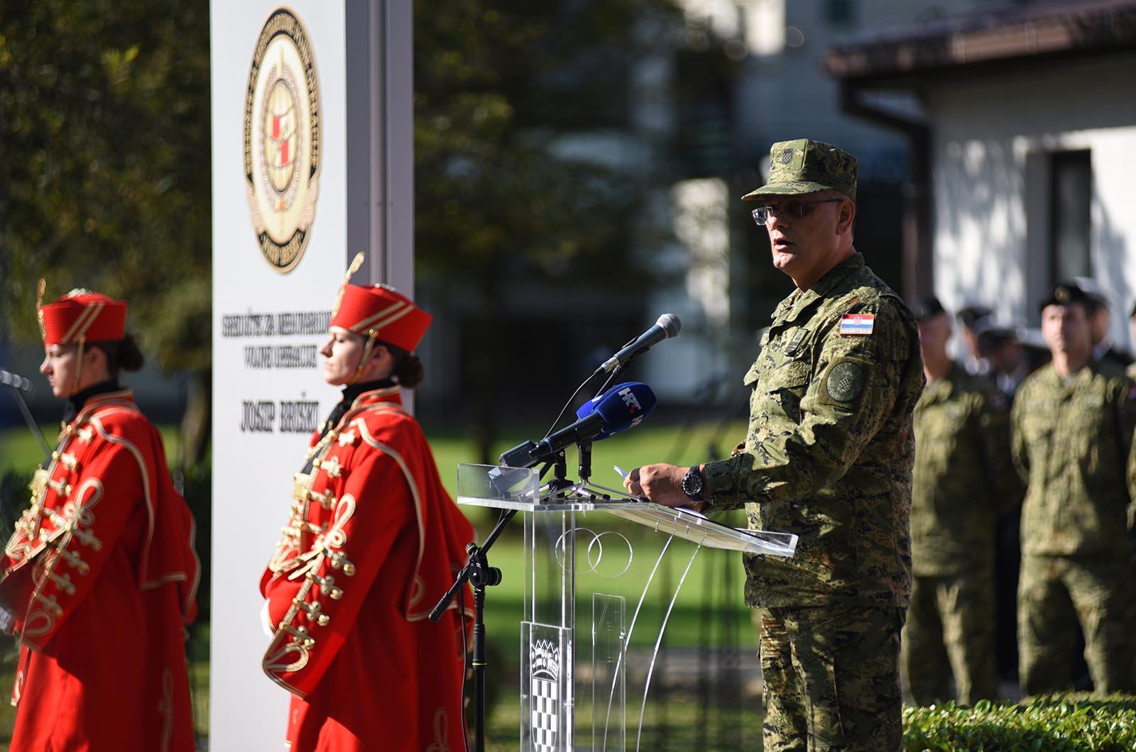 https://www.morh.hr/wp-content/gallery/srediste-za-medunarodne-vojne-operacije-preimenovano-u-cast-josipu-briskom/srediste_mvo_josip_briski_190719_15.jpg
