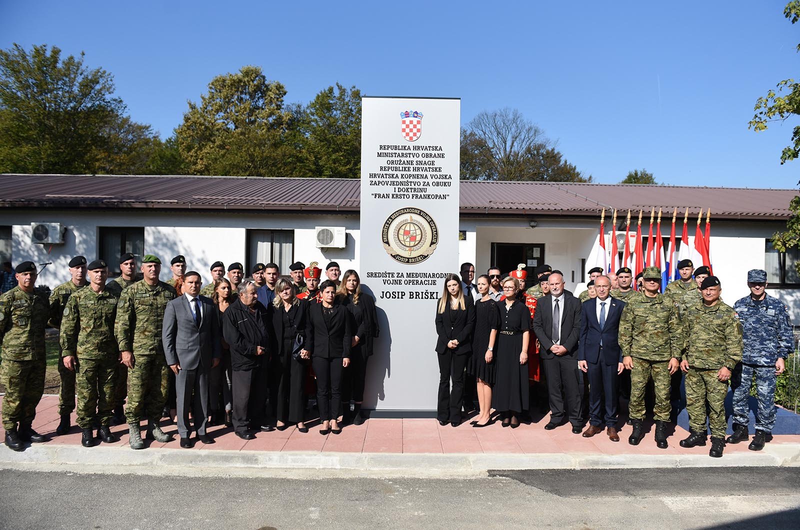 https://www.morh.hr/wp-content/gallery/srediste-za-medunarodne-vojne-operacije-preimenovano-u-cast-josipu-briskom/srediste_mvo_josip_briski_190719_27.jpg