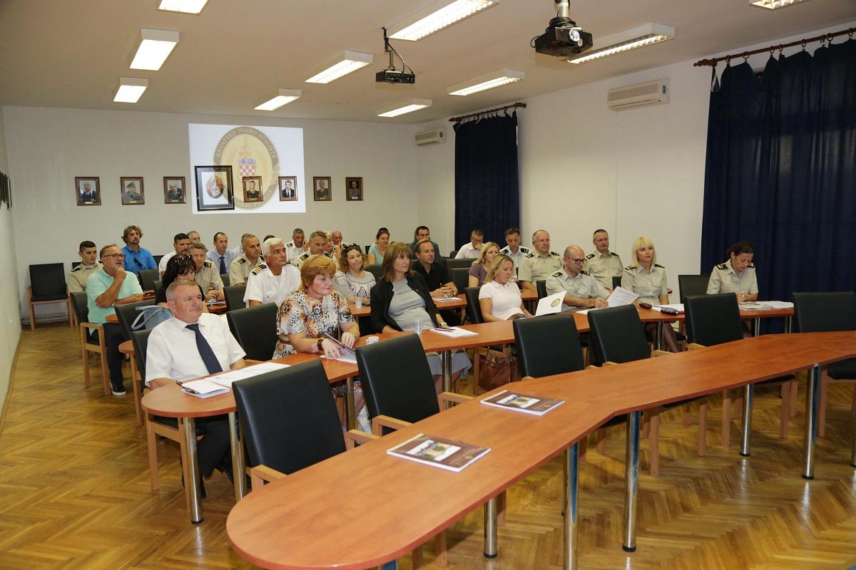 https://www.morh.hr/wp-content/gallery/strucni-seminar-kljucnog-osoblja-vojnih-studijskih-programa/losinj_16092018_01.jpg